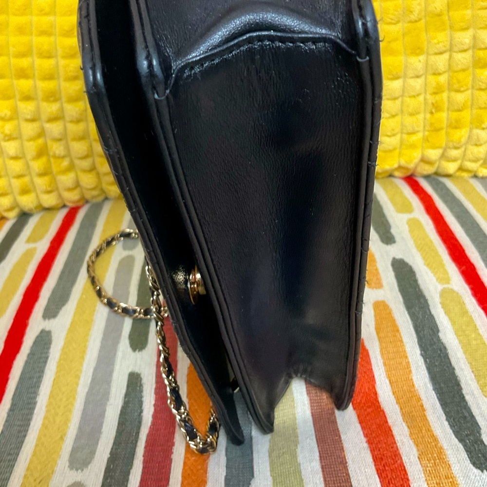 METROCITY Black Quilted Crossbody with Chain Strap. COA INCLUDED!! NEW! - Picture 6 of 15